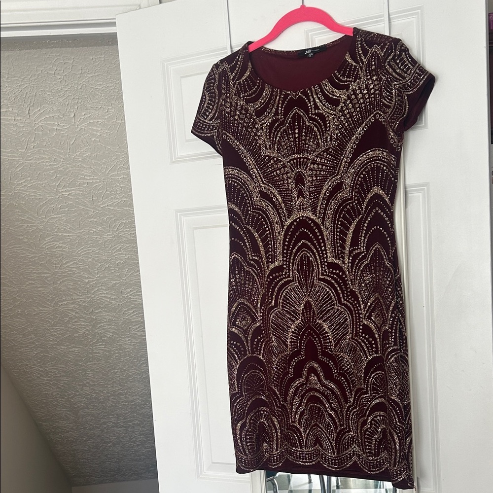 Burgundy Short Sleeve Sparkly Dress